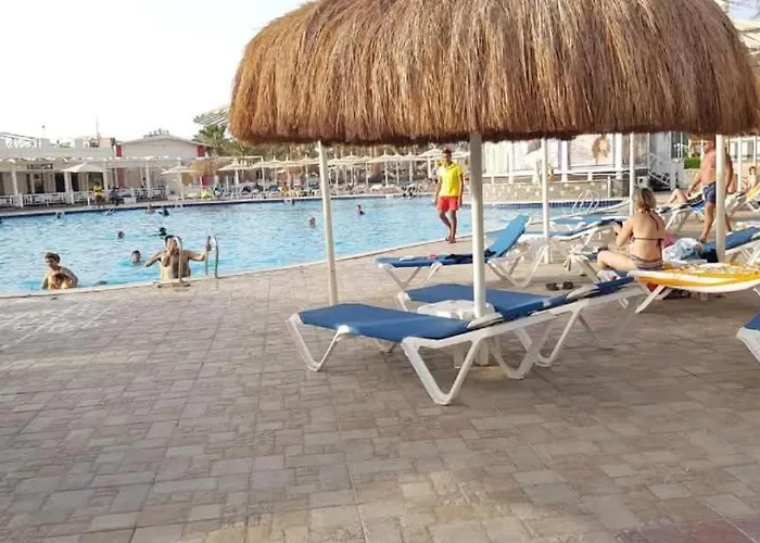 Mirage Bay & Aqua Park - La Vista Otel